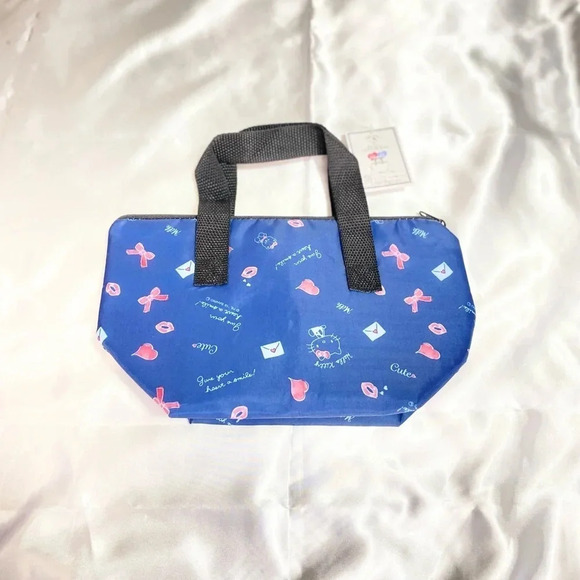 3/$20 🌸 Hello Kitty Lunch Bag - Picture 2 of 3